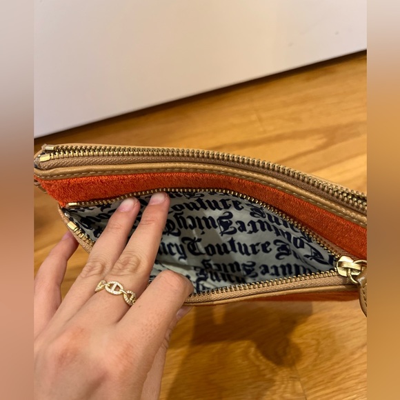 NWOT juicy couture terry cloth wristlet! - Picture 5 of 8